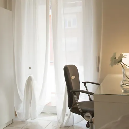 Cinecitta - Metro A Giulio Agricola A-c Apartament *