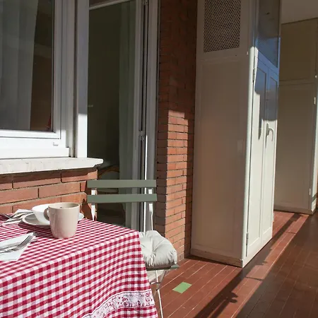 Cinecitta - Metro A Giulio Agricola A-c Rzym